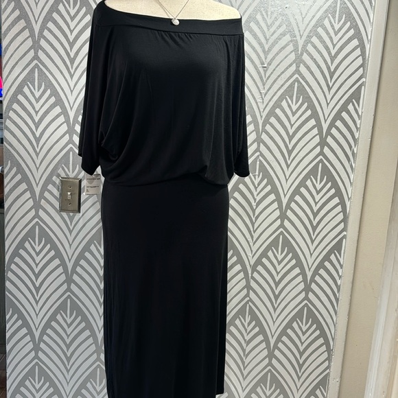 Go Couture Dresses & Skirts - NWT Go Couture black off the shoulder maxi dress
